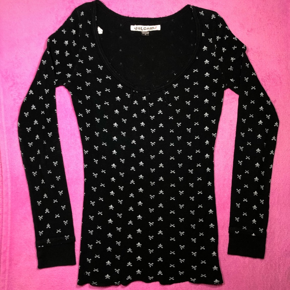 ‼️PRICE DROP‼️Vintage Volcom long sleeve lightweight waffle knit